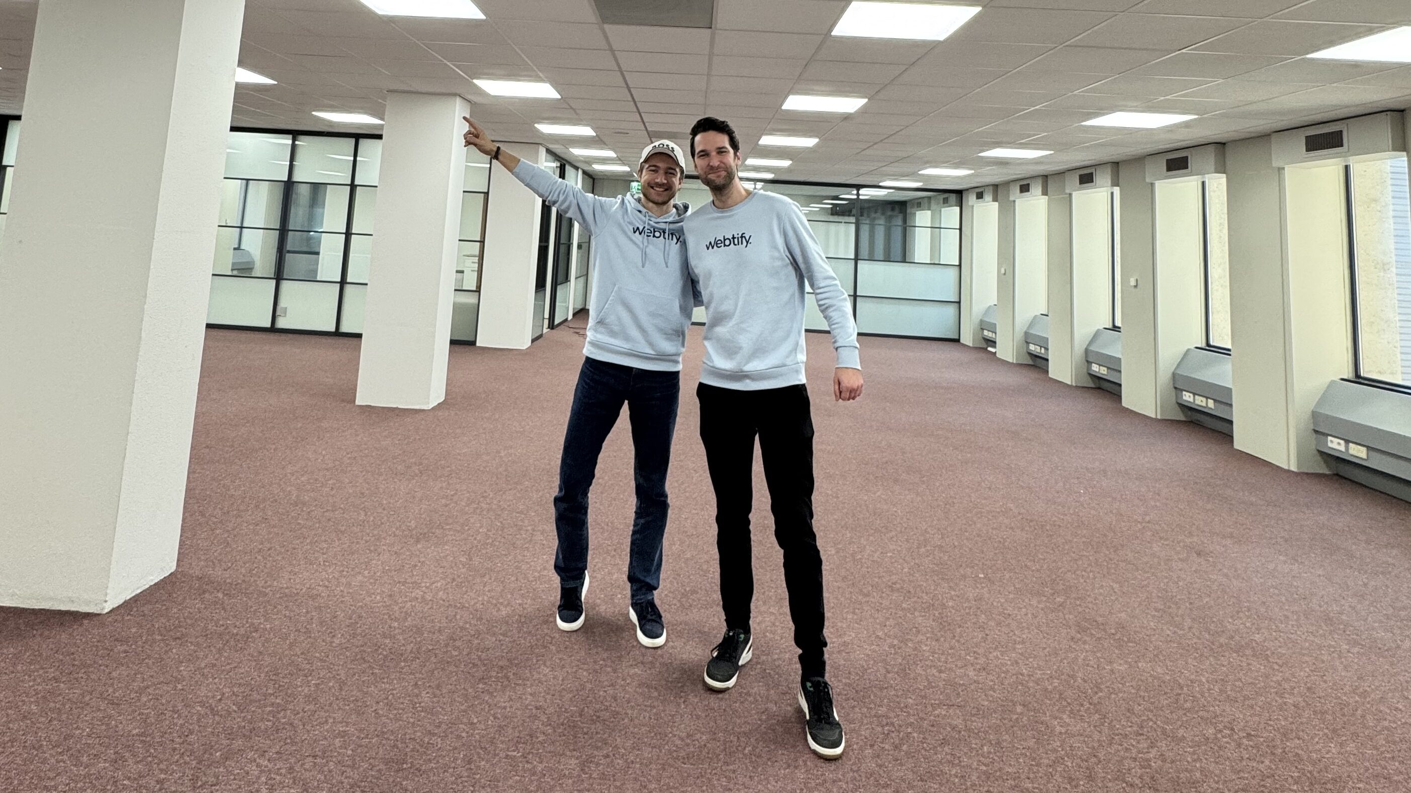 Webtify nieuwe kantoor in 2025. Frits Corvers en Roy Koeleman hebben net getekend.